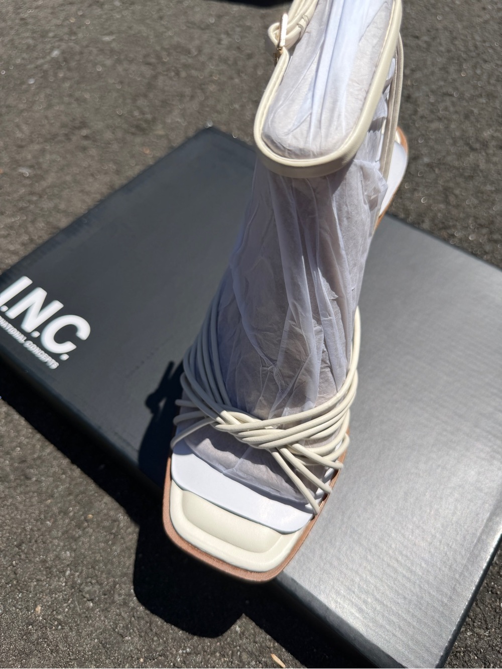 INC International Concepts Cream Strappy Wood-Effect Block Heel Sandals size 7.5 - Picture 3 of 4